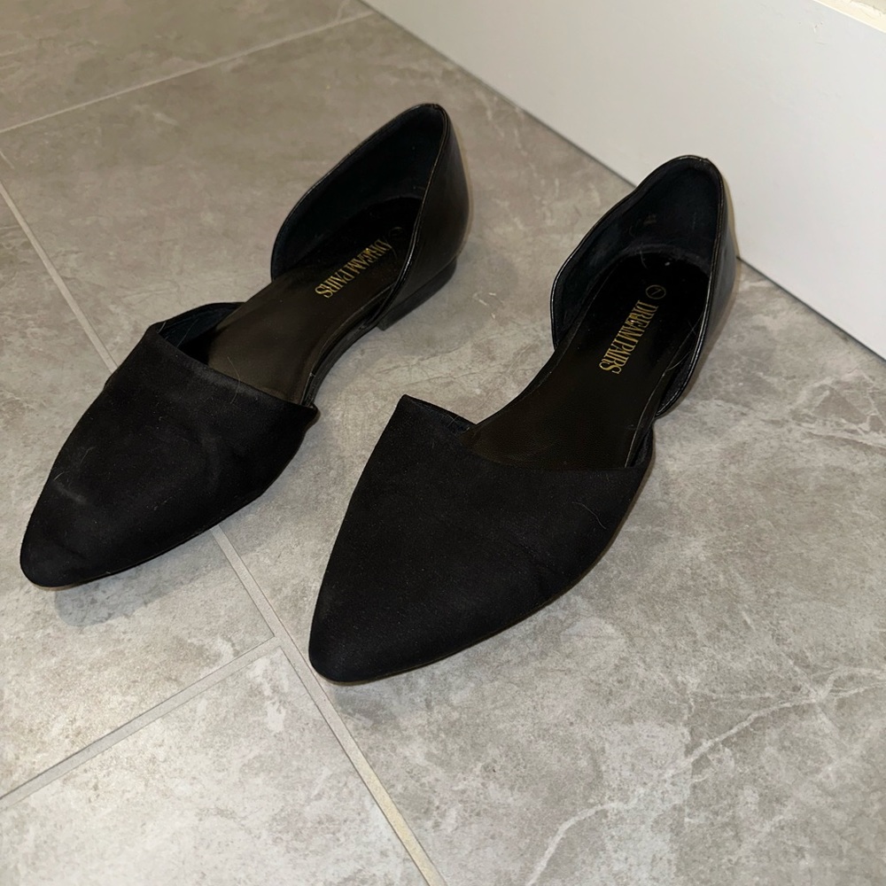 Black ballet flats, pointed toes, size 6.5 with great tread on the sole
